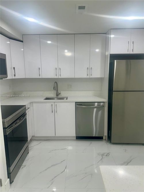 apt-210-4166 Inverrary Dr, Lauderhill, FL, 33319-4502 | Card Image