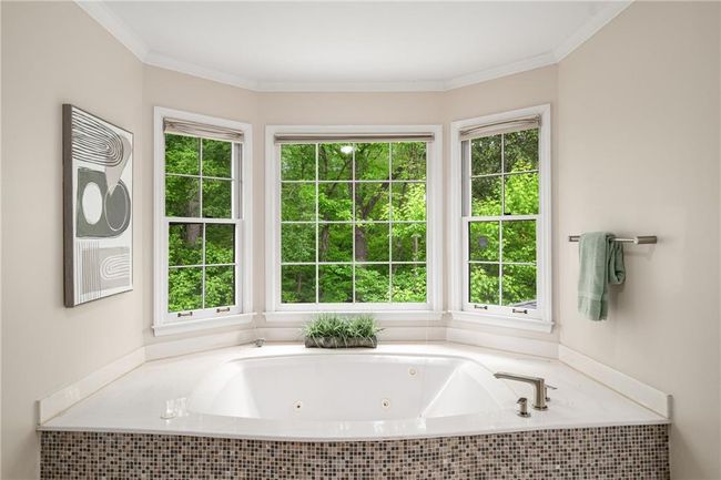 6040 Neely Farm Dr, House other with 5 bedrooms, 5 bathrooms and null parking in Peachtree Corners GA | Image 36
