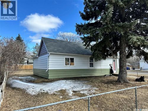 1502 Av F N, Saskatoon, SK, S7L1X9 | Card Image