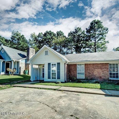 317 Peach Orchard Dr, Ridgeland, MS, 39157-4713 | Card Image