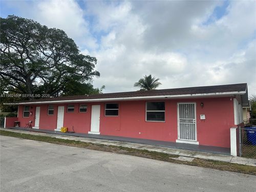 0-16800 Ne 4th Ct, North Miami Beach, FL, 33162-3975 | Card Image