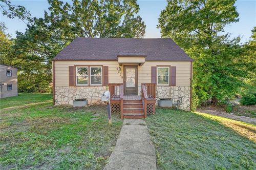 5078 Glenside Dr, Kansas City, MO, 64129-2811 | Card Image
