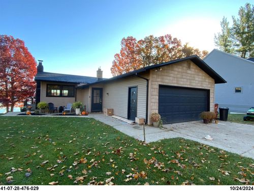 9366 Myers Lake Ave Ne, Rockford, MI, 49341-9505 | Card Image