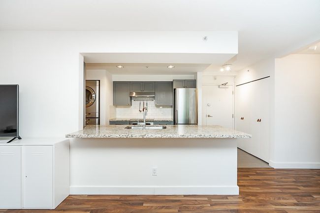 3A - 139 Drake Street, Condo with 2 bedrooms, 2 bathrooms and 1 parking in Vancouver BC | Image 2