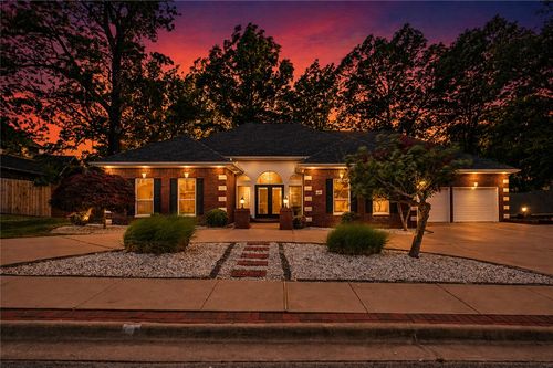 3 David Dr, Bentonville, AR, 72712-4047 | Card Image