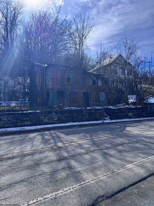 104 S Stonewall St, Sutton, WV, 26601-1548 | Card Image
