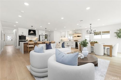 394 Magnolia St, Costa Mesa, CA, 92627-2345 | Card Image
