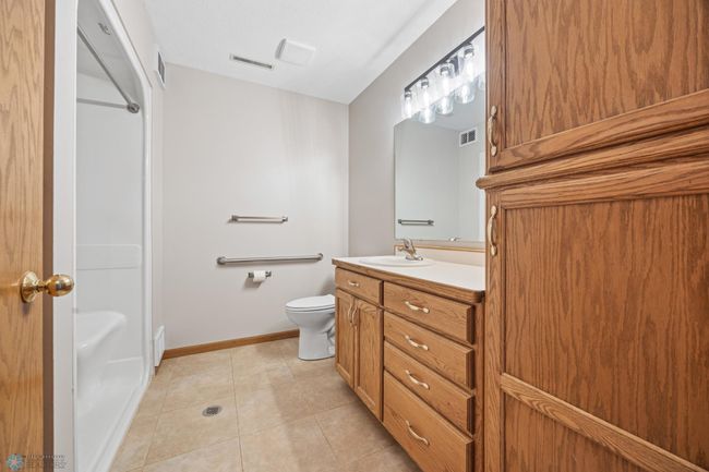 Bathroom | Image 16