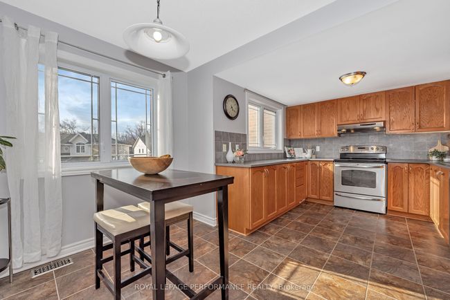 A - 22 Steel St, House attached with 3 bedrooms, 3 bathrooms and 1 parking in Gloucester ON | Image 16