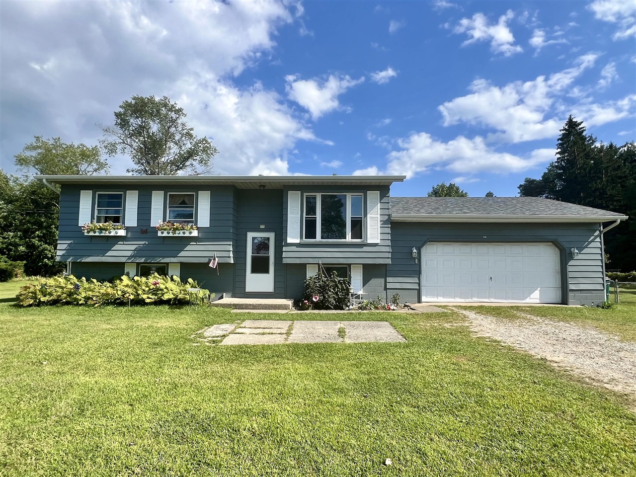 Holton Rd, Twin Lake, MI 49457