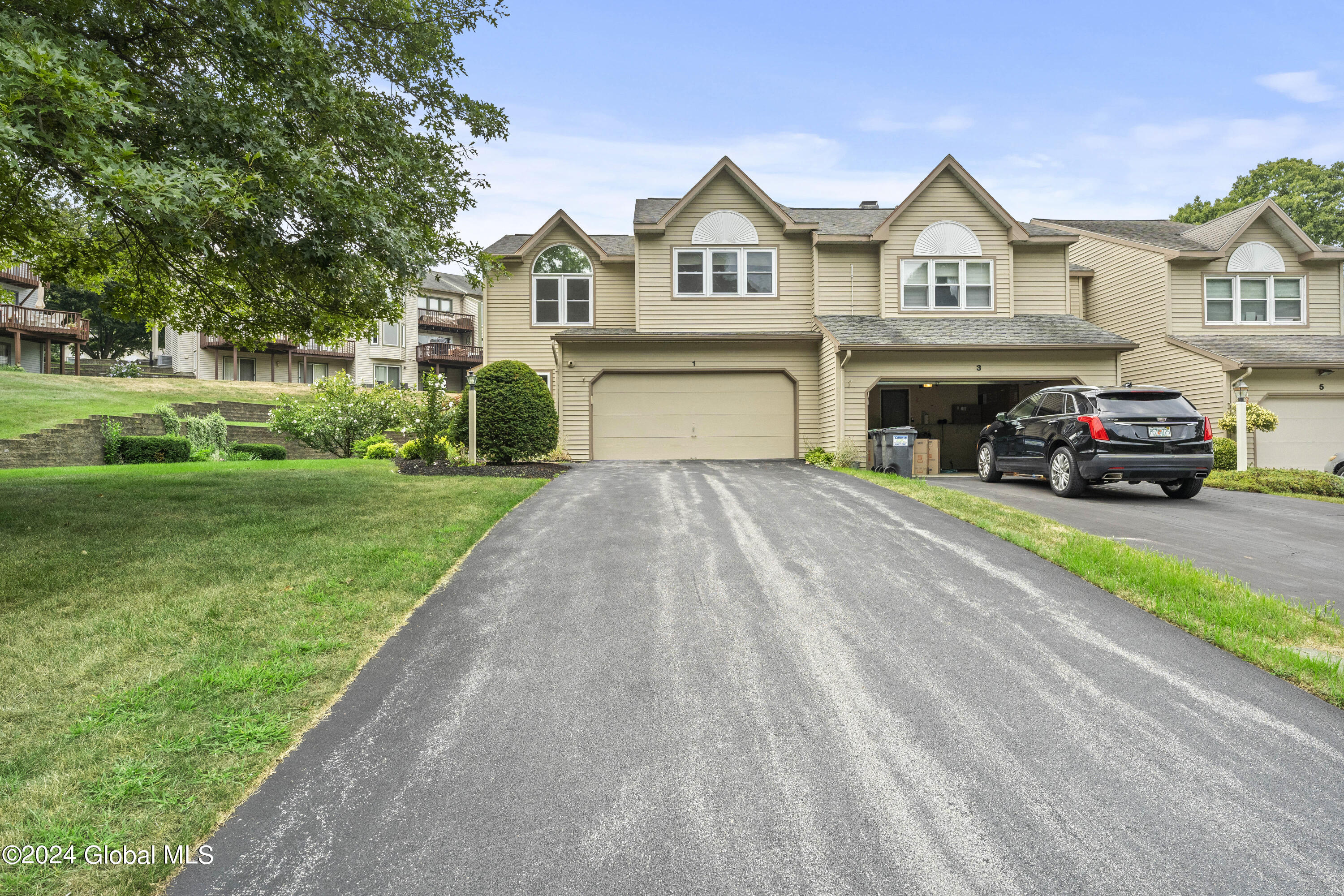Pine Ridge Rd, Saratoga Springs, NY 12866