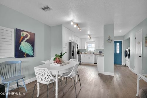 330 13th Ave N, Jacksonville Beach, FL, 32250-7354 | Card Image