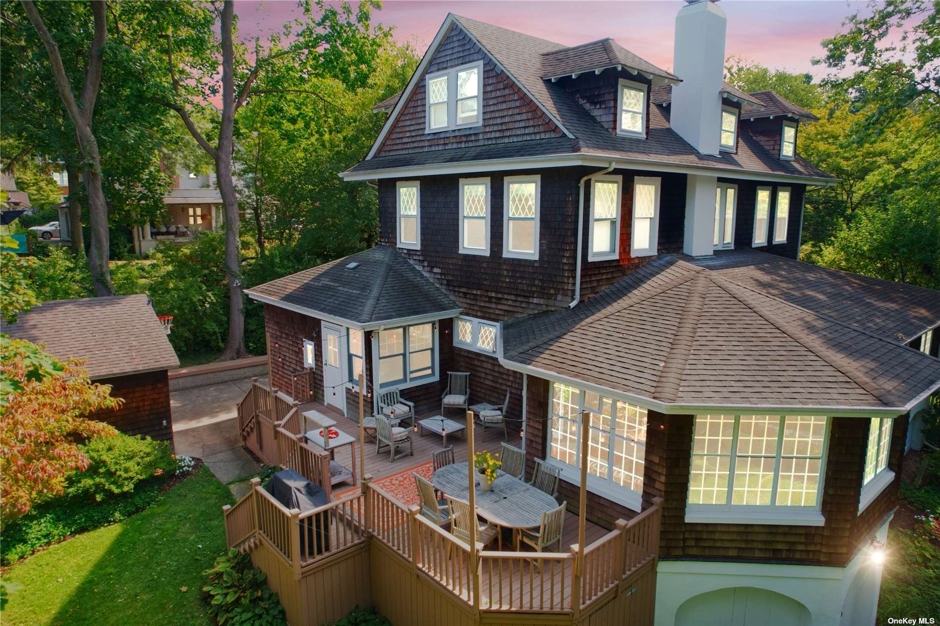 Reid Ave, Port Washington, NY 11050