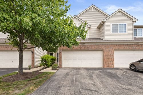 17537 S Gilbert Dr, Lockport, IL, 60441-1109 | Card Image