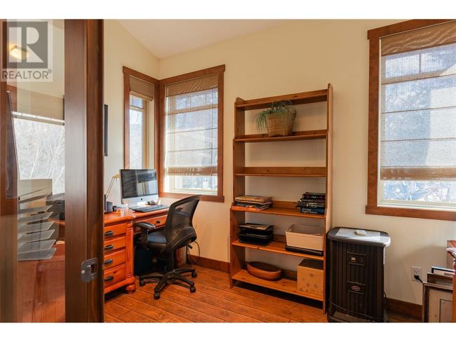 250 1 St Ave, House other with 3 bedrooms, 5 bathrooms and 3 parking in Kootenay Boundary BC | Image 10