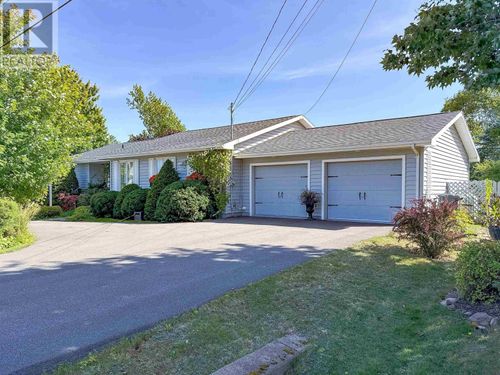 12 Westhill Dr, Charlottetown, PE, C1E1N8 | Card Image