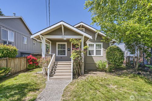 8831 18th Avenue Sw, Seattle, WA, 98106 | Card Image