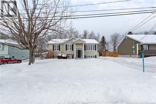 96 Pelagie St, Dieppe, NB, E1A7R7 | Card Image