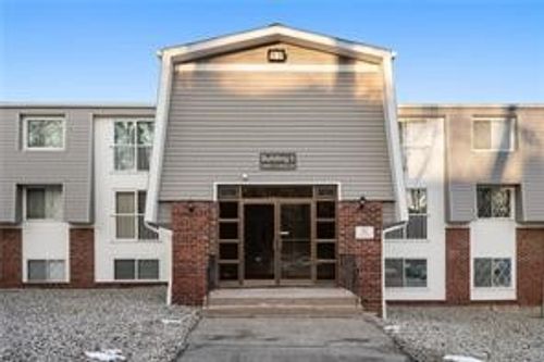 5-53-300 Smithfield Rd, North Providence, RI, 02904-5152 | Card Image