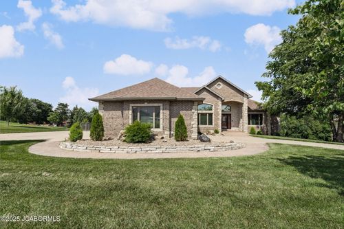 829 Sherwood Dr, Jefferson City, MO, 65109-5785 | Card Image
