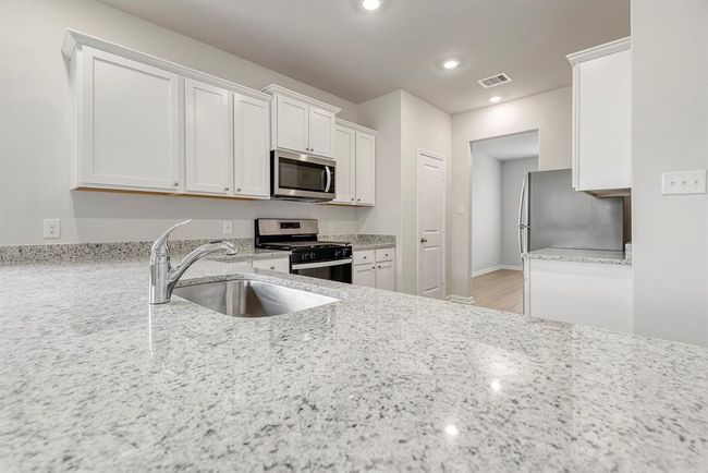 424 Light Summit Dr, House other with 3 bedrooms, 2 bathrooms and 2 parking in Katy TX | Image 5