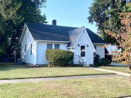 901 E Cypress St, Charleston, MO, 63834-1308 | Card Image