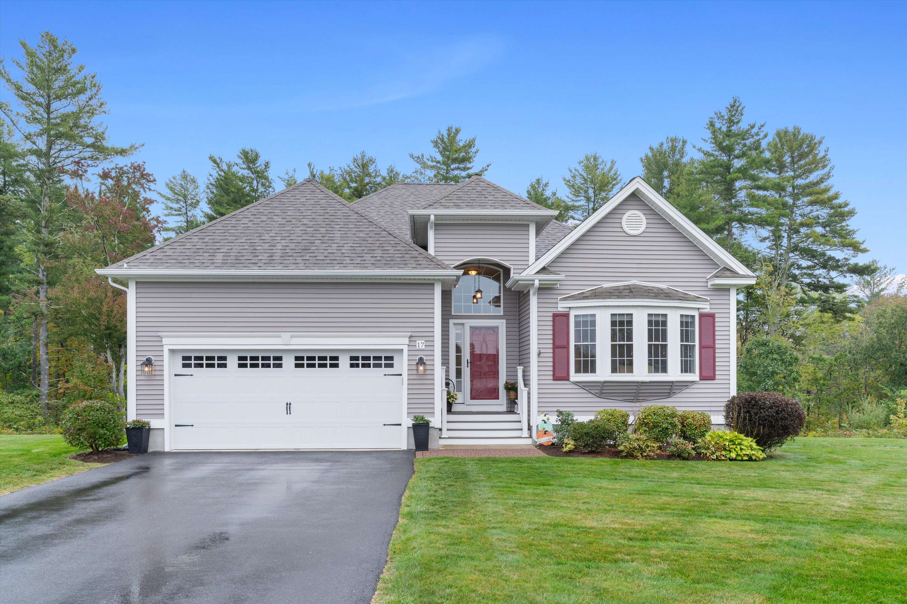 October Ln, Londonderry, NH 03053
