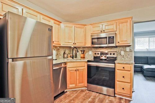 c7-315 Hilderbrand Dr, Sandy Springs, GA, 30328-4147 | Card Image