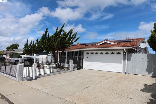 2057 Rosedale Dr, San Pablo, CA, 94806-1034 | Card Image