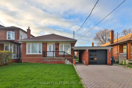 136 Regina Ave, North York, ON, M6A1R7 | Card Image