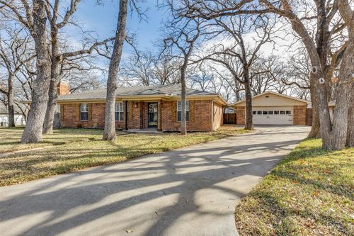 3205 S Lipsey St, Decatur, TX, 76234-4075 | Card Image