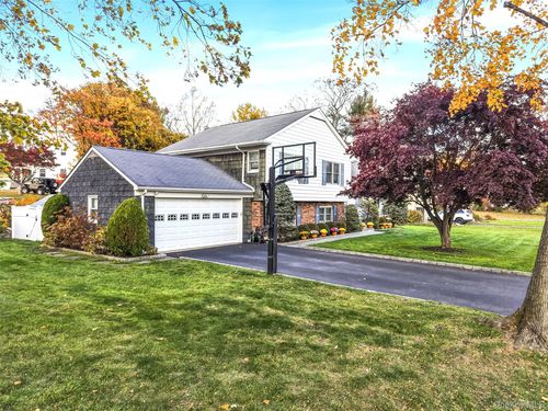 32 Homeside Ln, White Plains, NY, 10605-4216 | Card Image