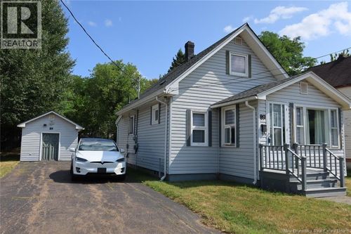 89 Broadway St, Moncton, NB, E1A3Y1 | Card Image