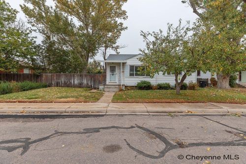 2604 E 11th St, Cheyenne, WY, 82001 | Card Image