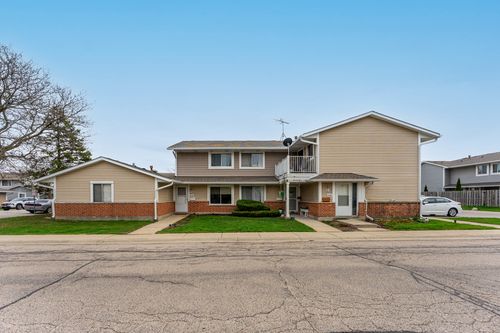 6102 Kit Carson Dr, Hanover Park, IL, 60133-4924 | Card Image