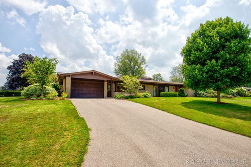 860 Allen Dr, Holland, MI, 49423-4523 | Card Image