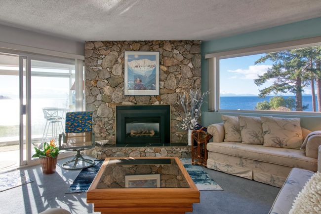 6437 Sunshine Coast Highway, House other with 5 bedrooms, 3 bathrooms and 4 parking in Sechelt BC | Image 28
