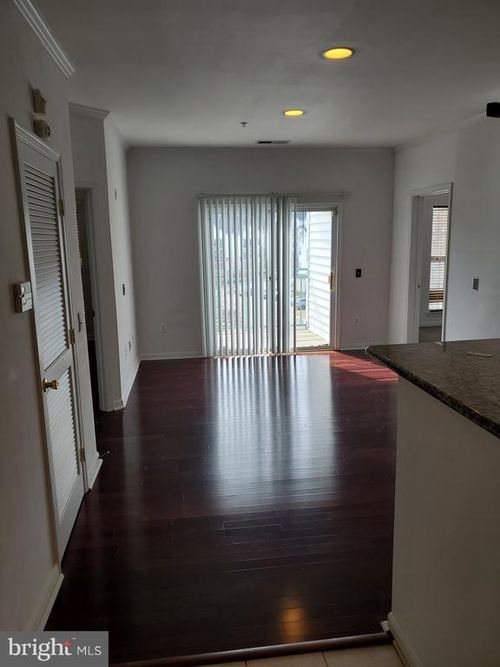 apt-403-15612 Everglade Ln, BOWIE, MD, 20716-2250 | Card Image