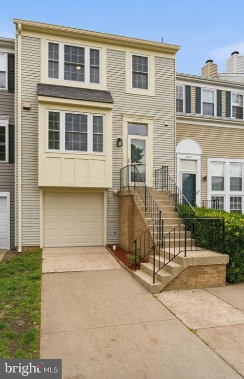 3603 Sweethorn Ct, FAIRFAX, VA, 22033-1226 | Card Image