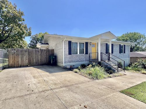 207 N Cedar Ln, Pulaski, TN, 38478-3101 | Card Image