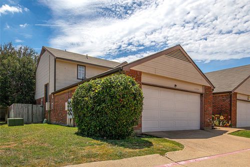 3229 Whatley Dr, Garland, TX, 75043-1558 | Card Image