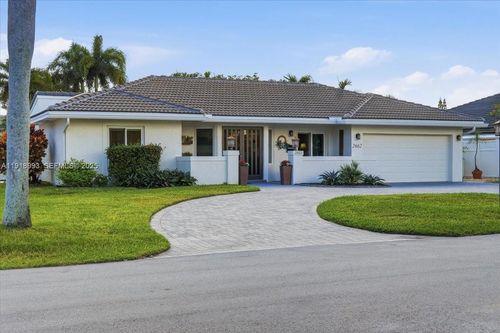 2662 Ne 3rd St, Pompano Beach, FL, 33062-4915 | Card Image