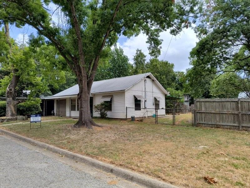 Mary St, Rockdale, TX 76567