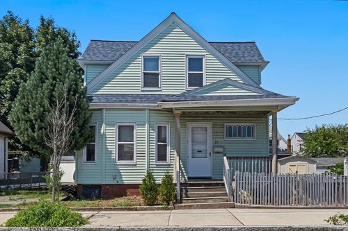 27 Davis St, Malden, MA, 02148-6108 | Card Image