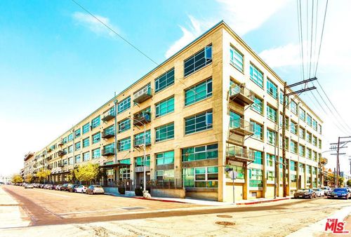 unit-556-530 S Hewitt St, Los Angeles, CA, 90013-1926 | Card Image