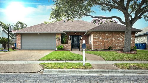 2305 Twin Oak Dr, Portland, TX, 78374-3214 | Card Image