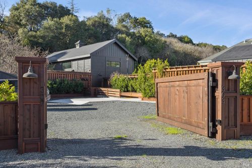303 Bodega Ave, Petaluma, CA, 94952-2616 | Card Image