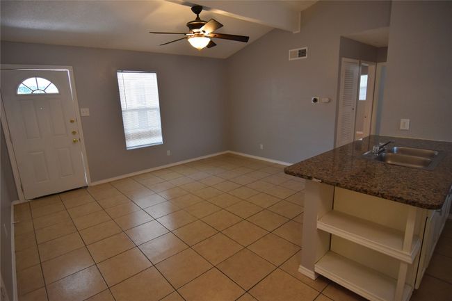 2913 E 51 St St, Home with 3 bedrooms, 1 bathrooms and null parking in Austin TX | Image 7