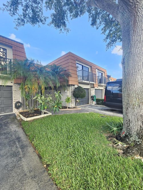 1412 Sw 110th Way, Davie, FL, 33324-7186 | Card Image