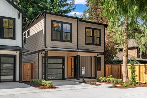 8013 131st Pl Ne, Kirkland, WA, 98033-8051 | Card Image